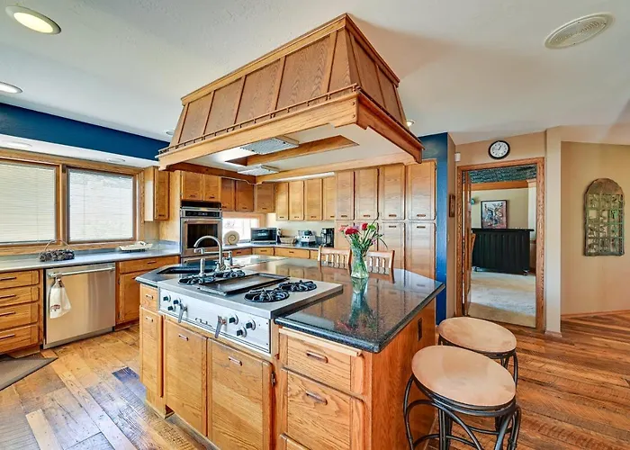 Holiday home Hot Tub + Games: Spacious Golf Retreat In *