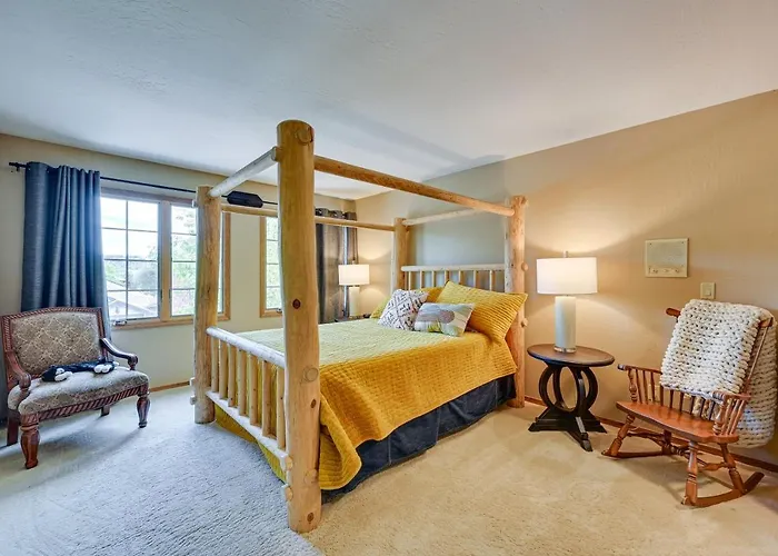 Hot Tub + Games: Spacious Golf Retreat In