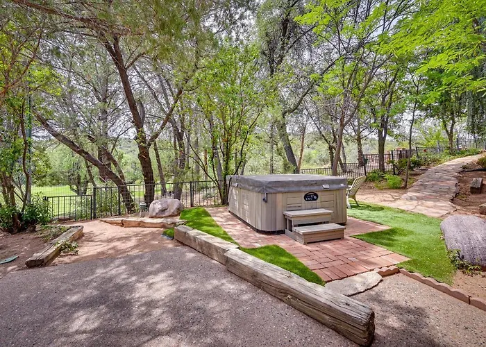 Hot Tub + Games: Spacious Golf Retreat In *