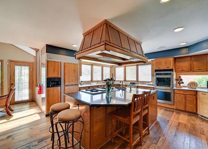 Holiday home Hot Tub + Games: Spacious Golf Retreat In *