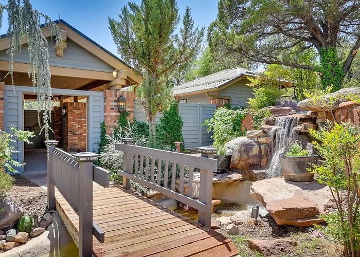 Hot Tub + Games: Spacious Golf Retreat In Holiday home