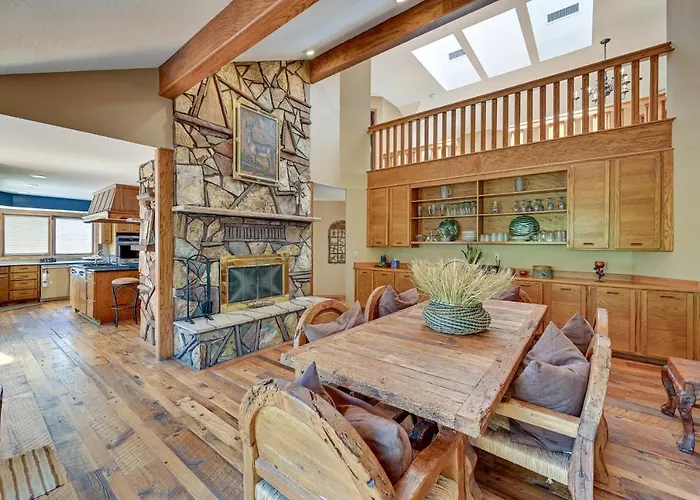 Holiday home Hot Tub + Games: Spacious Golf Retreat In