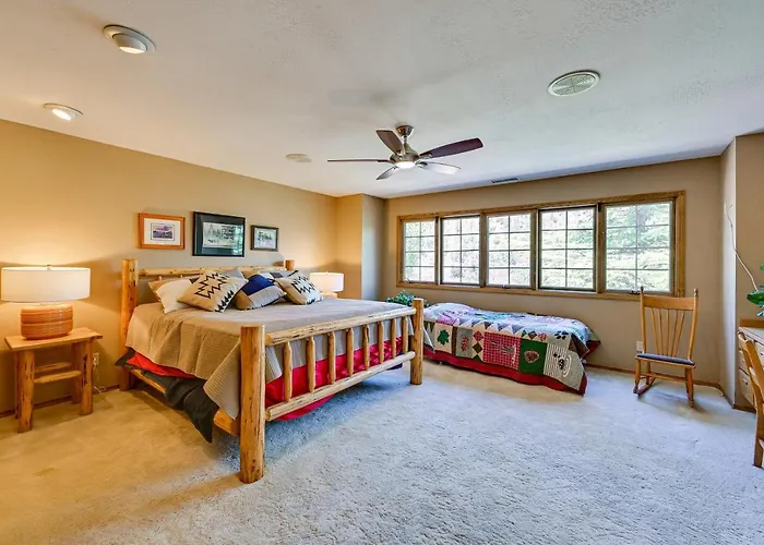 Hot Tub + Games: Spacious Golf Retreat In